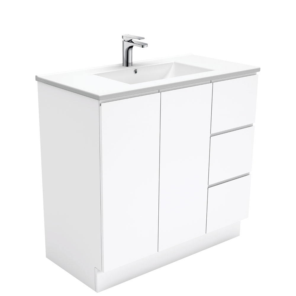 Dolce Fingerpull Gloss White 900 Vanity On Kickboard
